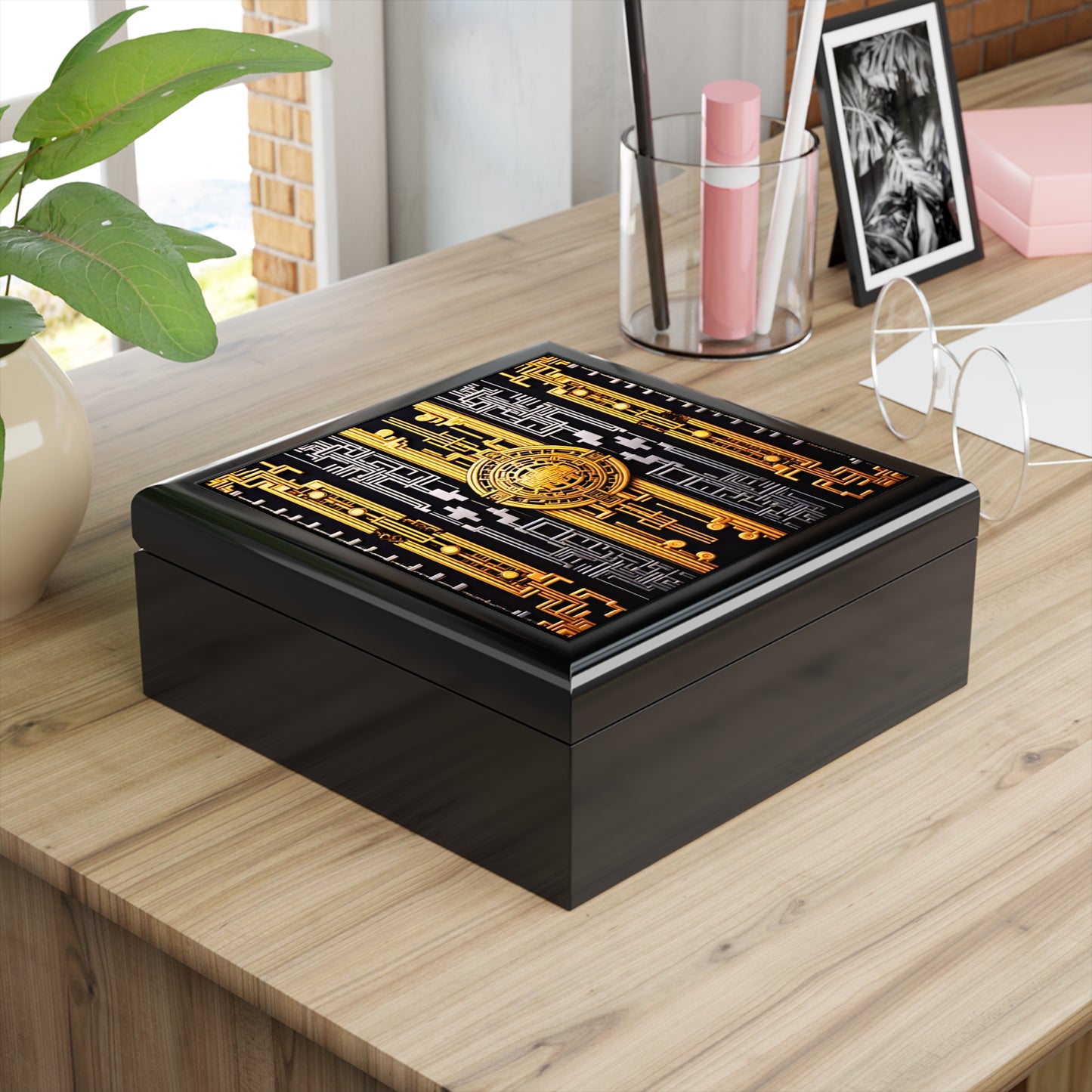Shangahai V Jewelry / Keepsake Box