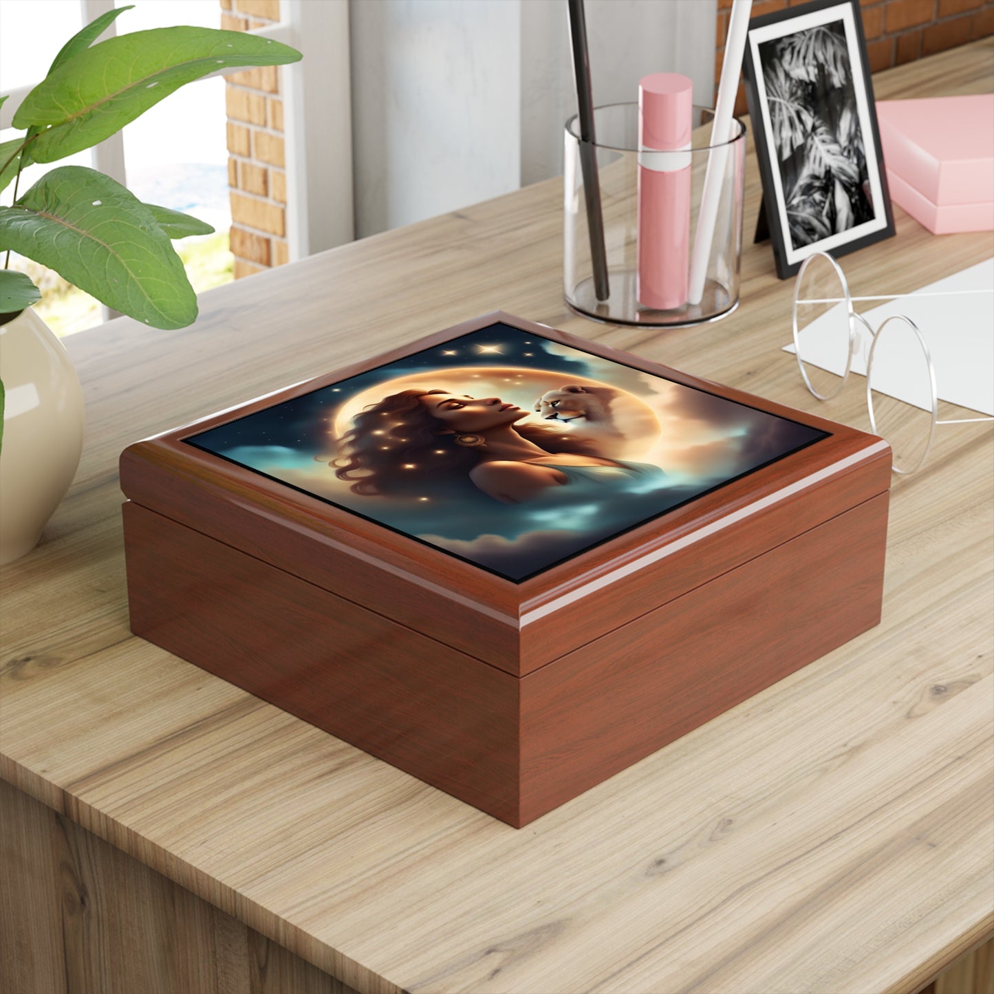 Leo Jewelry / Keepsake Box